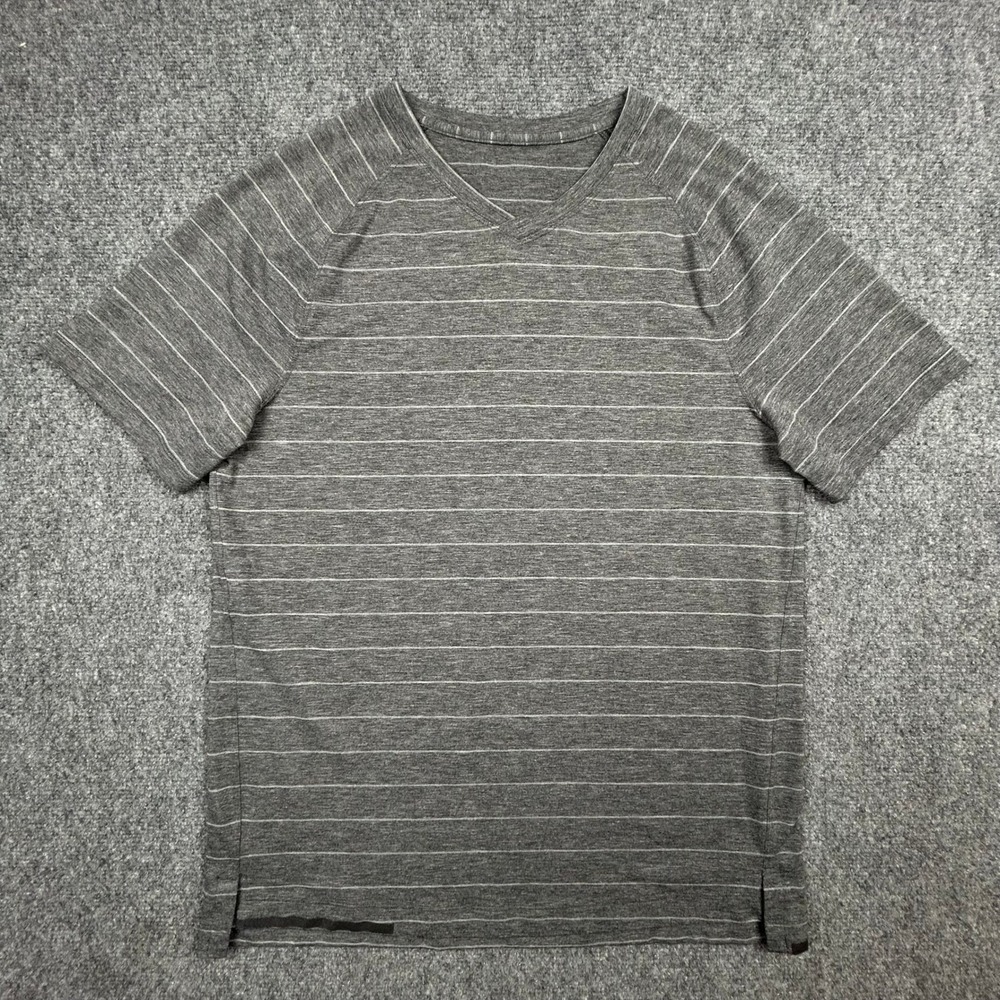 Lululemon Metal Vent Tech V-Neck Mens M Grey Striped Short Sleeve Active Shirt